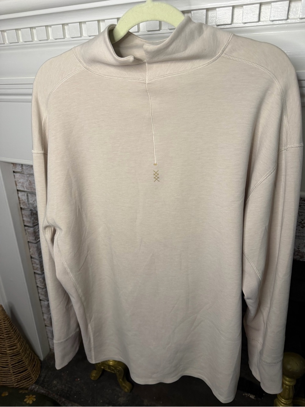 RHONE Women's Cream Mock Neck Pullover Sweatshirt XS Athleisure - Picture 2 of 3